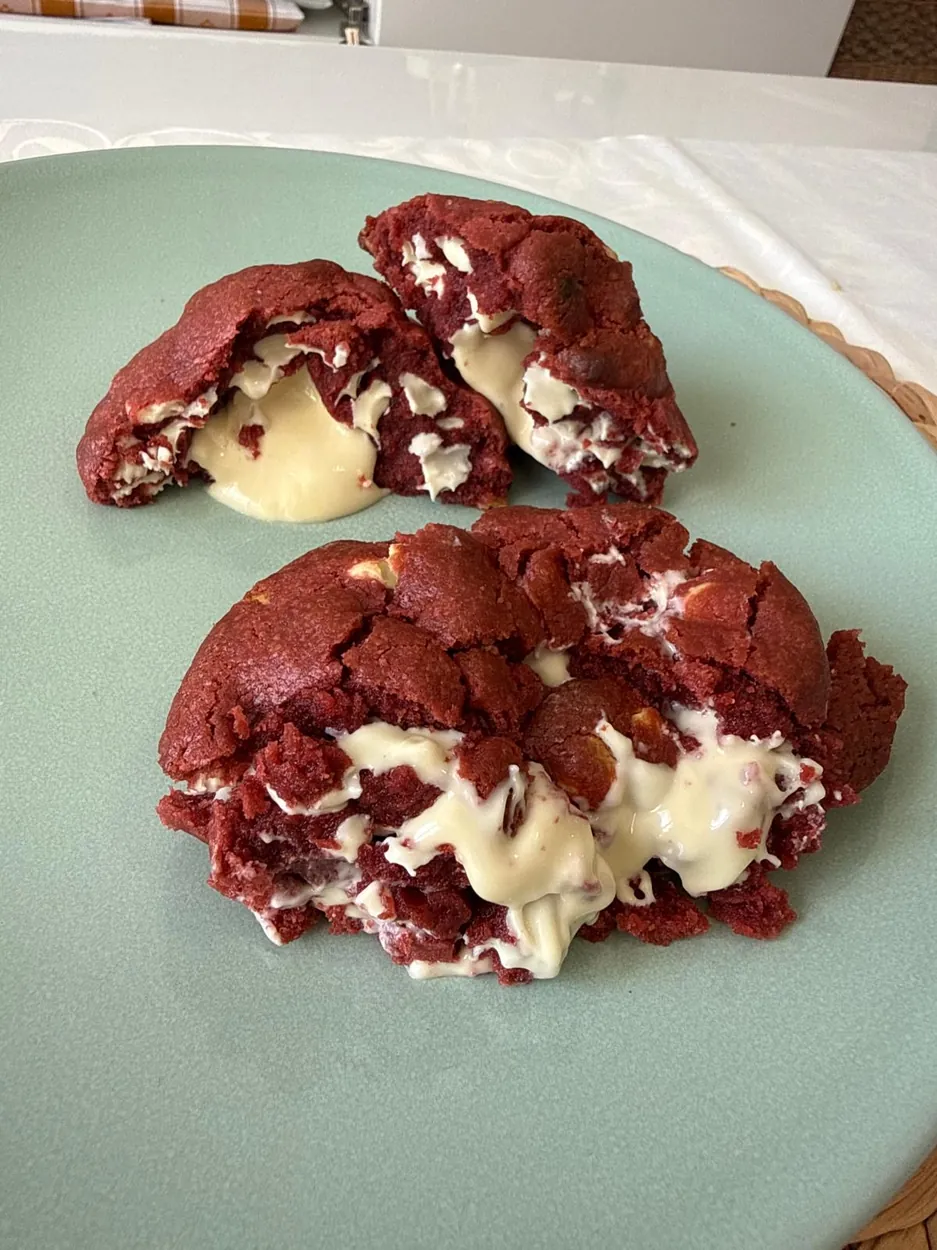 Luxy Cookie Red Velvet aberta
